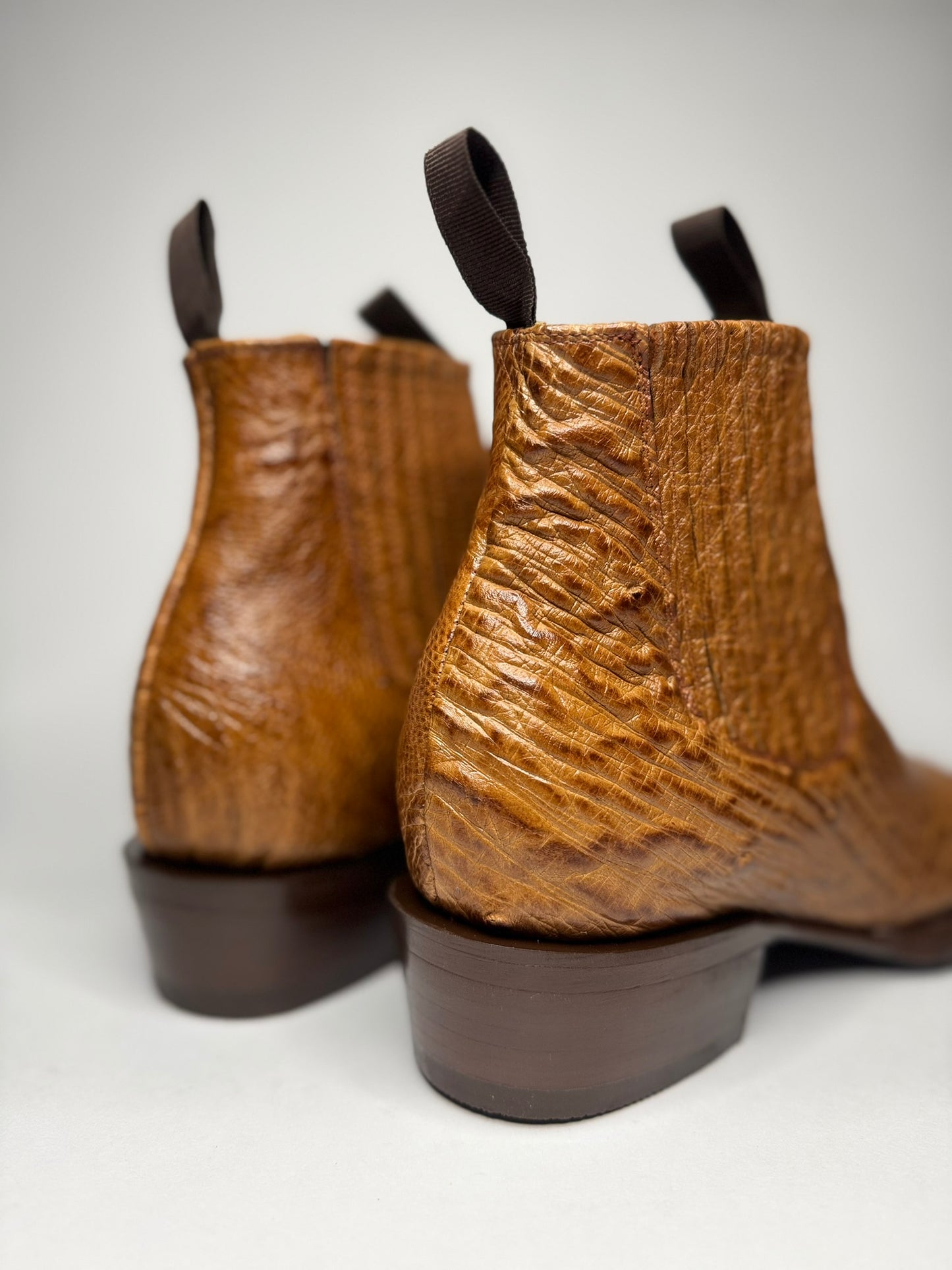 Bota Chelsea Avestruz Cognac