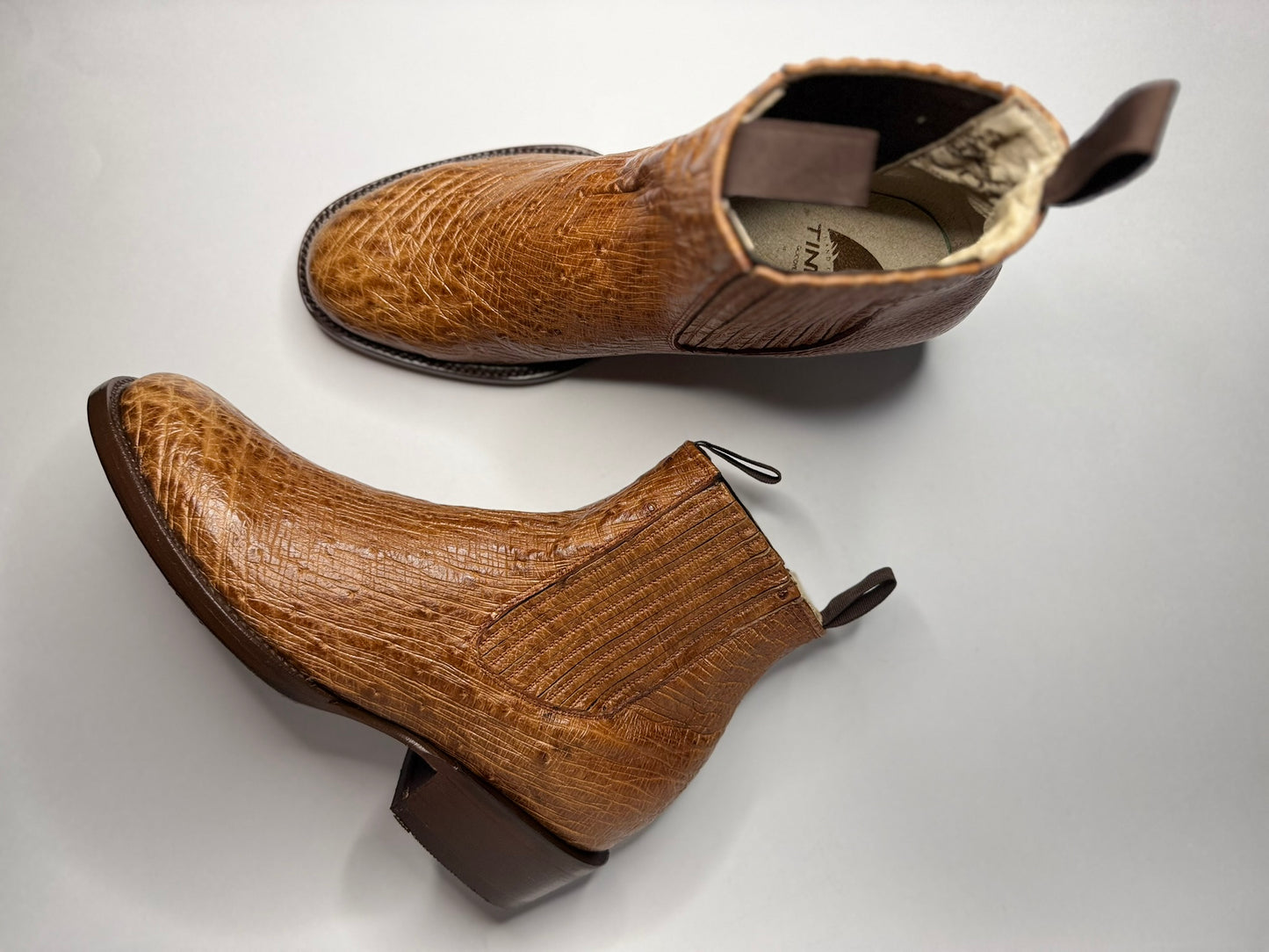 Bota Chelsea Avestruz Cognac