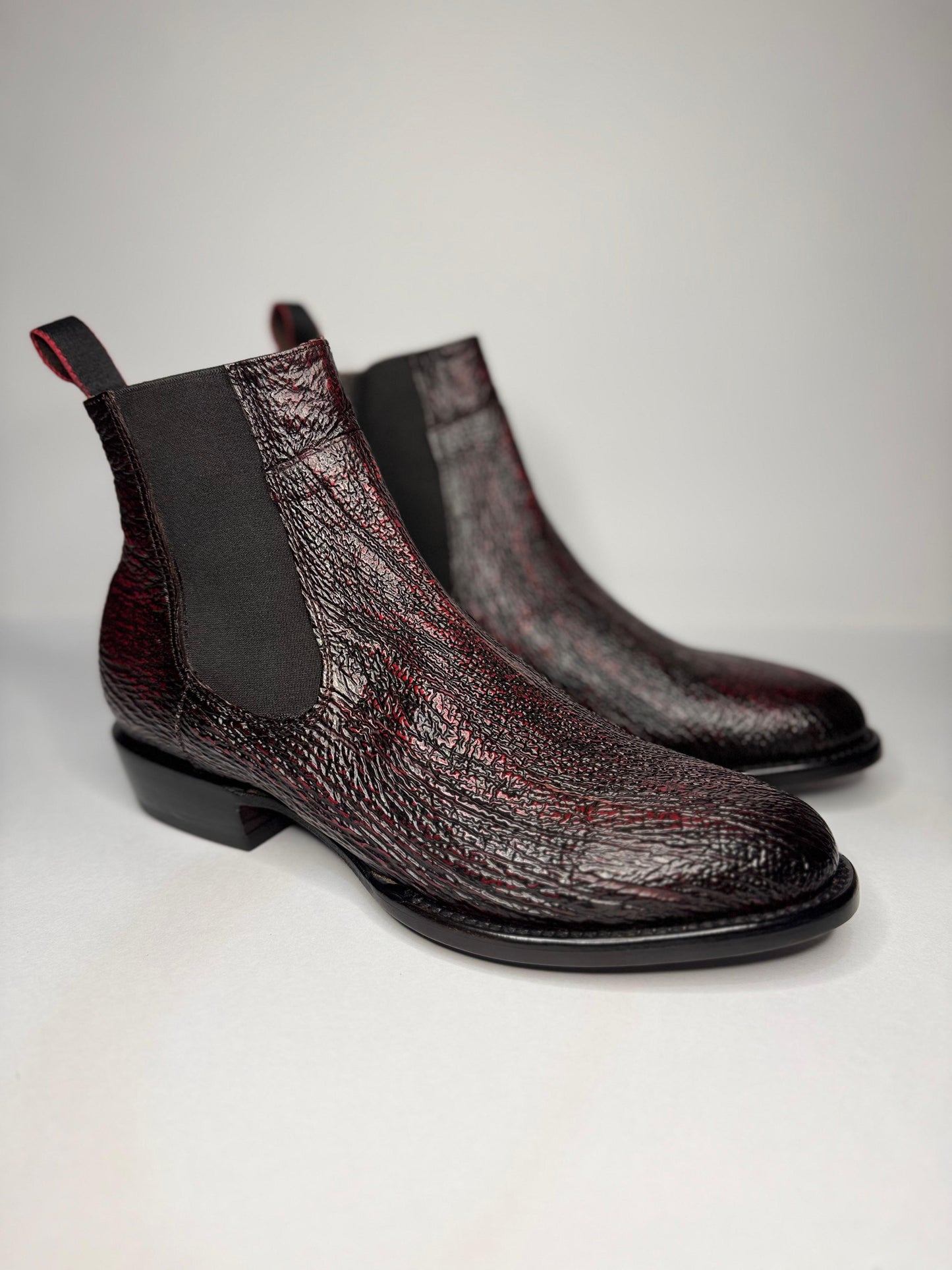 Bota Chelsea tiburón Black Cherry