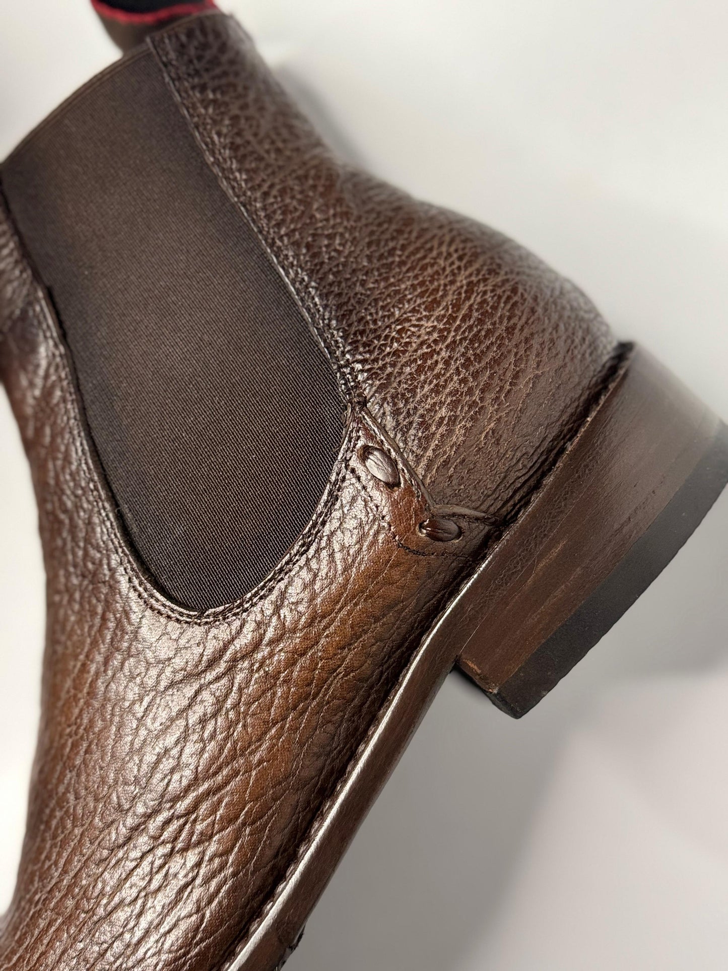 Bota Chelsea tiburón Chocolate